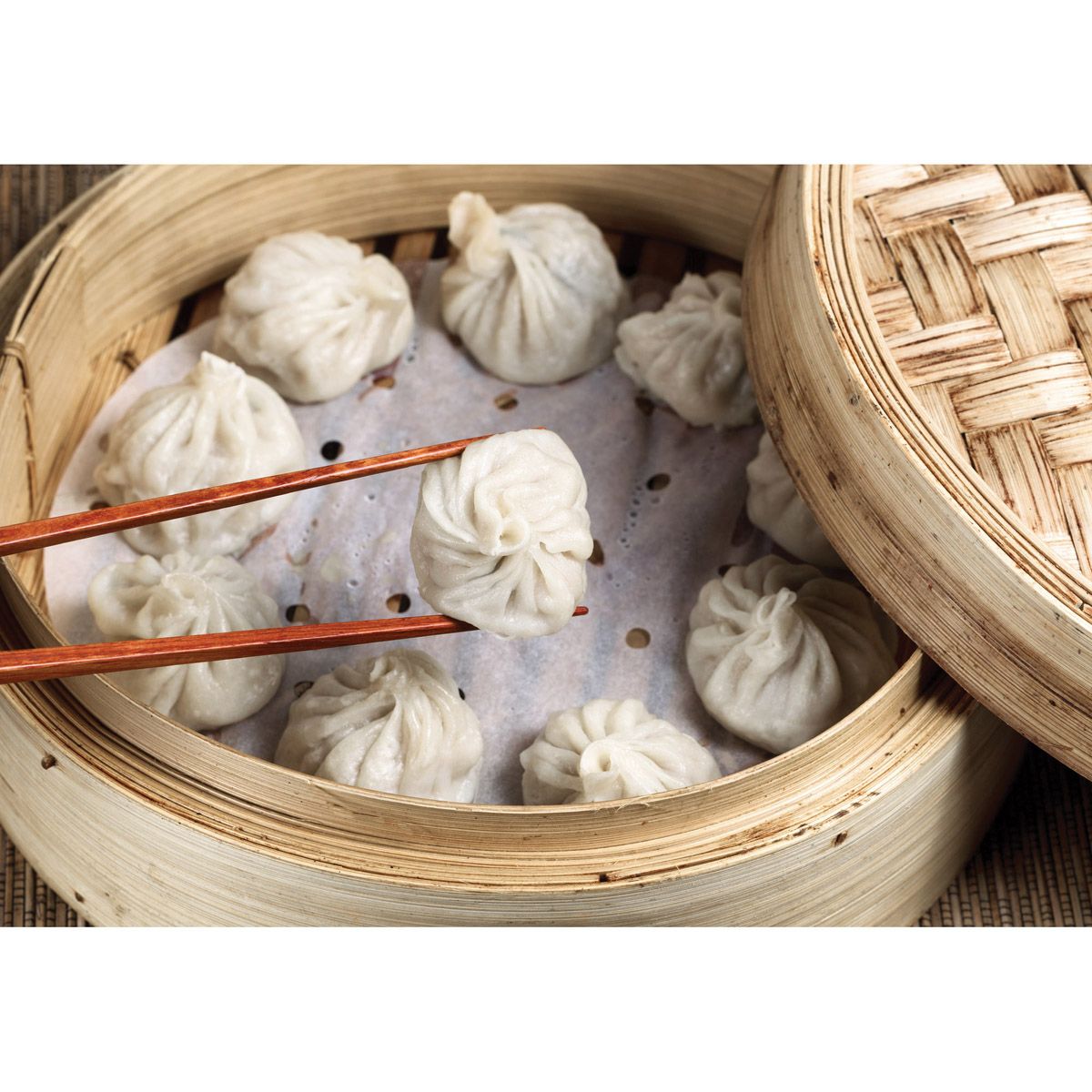 Helen's Asian Kitchen Bamboo Steamer with Lid, 12in